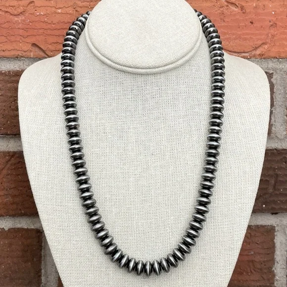 20.5 inch Navajo Style Pearl Saucer Necklace - Picture 1 of 2